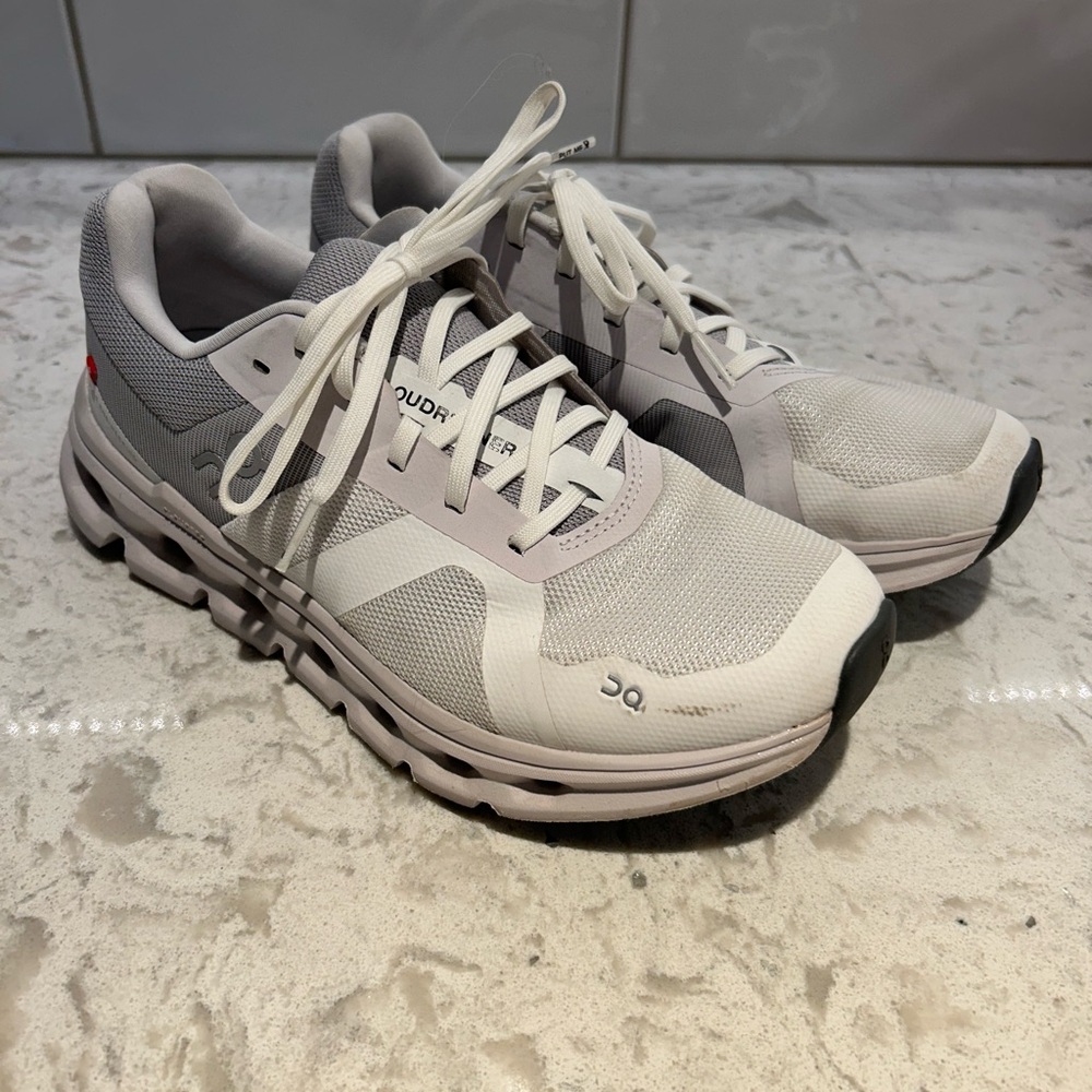 Women’s Size 8 On Running Shoes